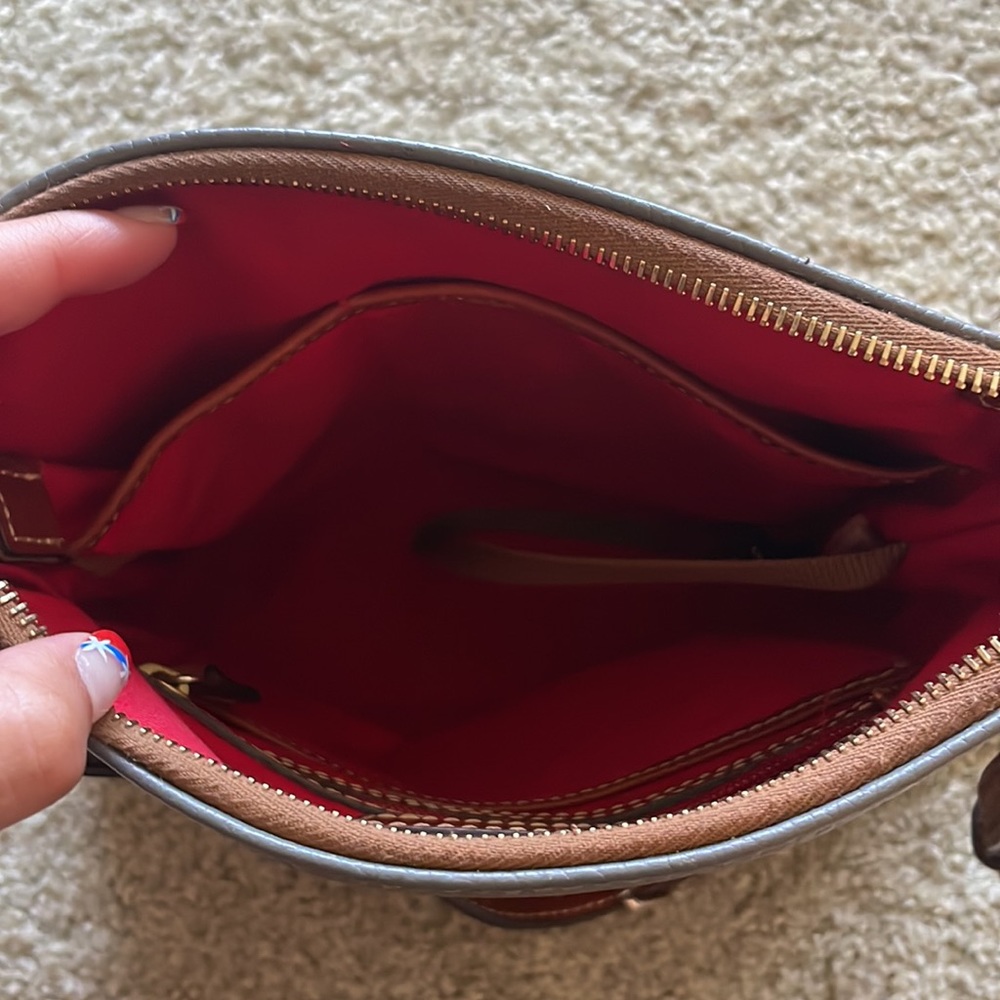 Dooney & Bourke - Picture 4 of 5